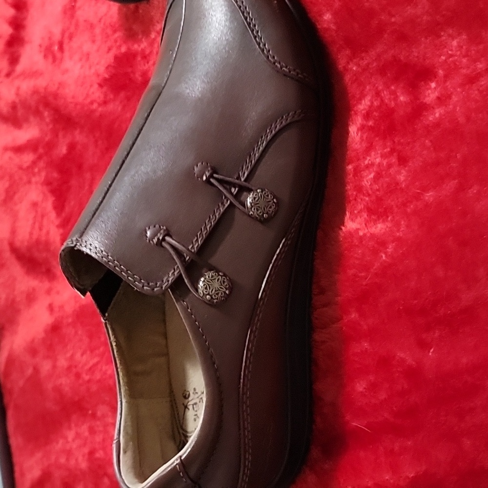 Shoes - Picture 2 of 6